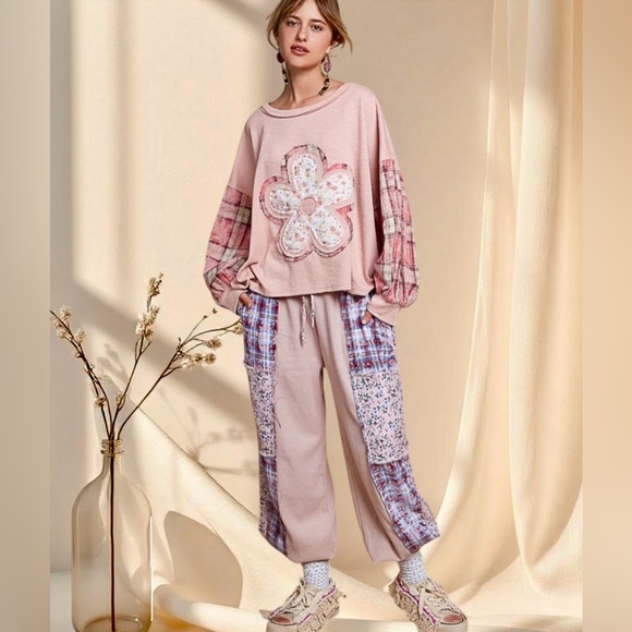 POL Pink Daisy Flower Top | Bohemian Shirt with Plaid Sleeves - Picture 5 of 7